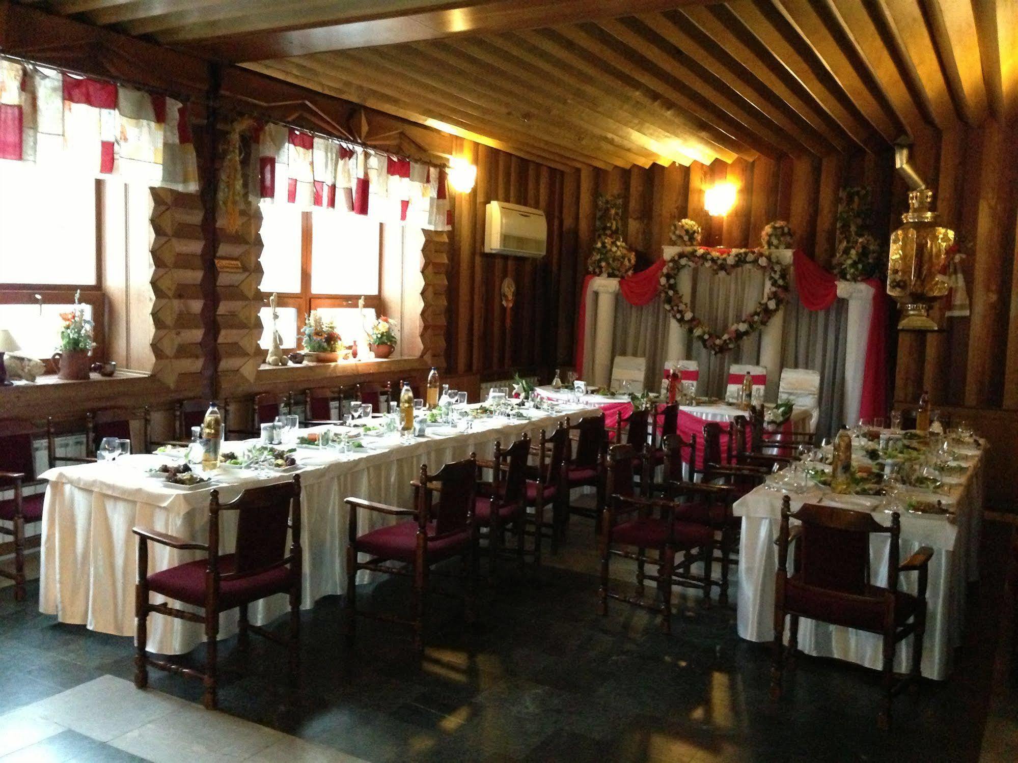 Druzhba Hotel And Restaurant Kharkiv Eksteriør bilde