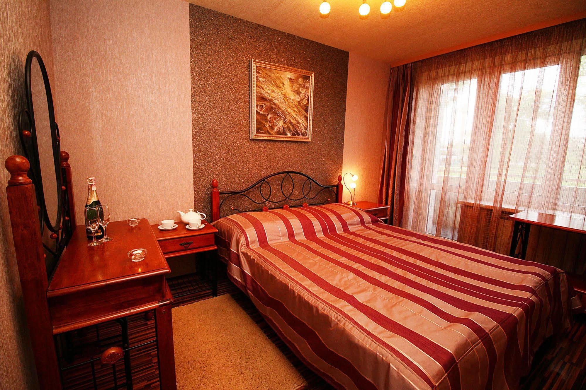 Druzhba Hotel And Restaurant Kharkiv Eksteriør bilde